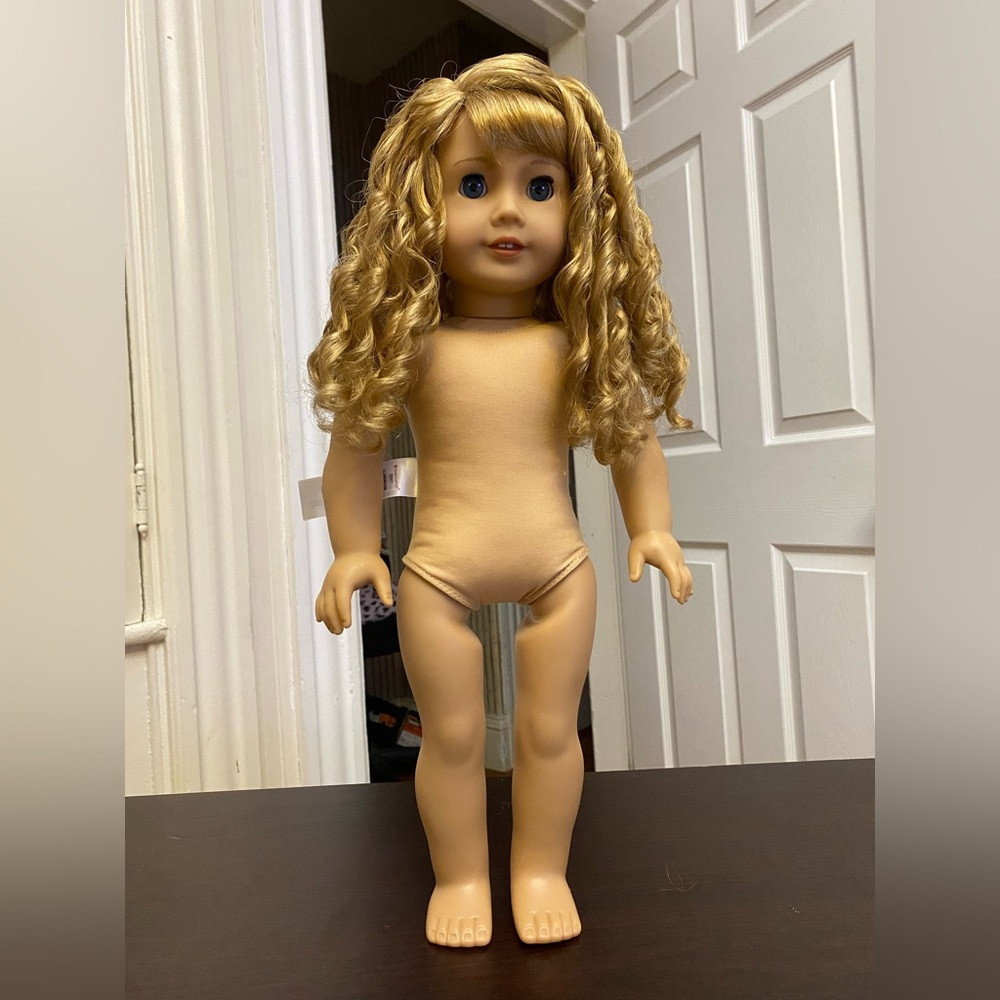 American Girl Doll Courtney Moore Year 2017 - Picture 2 of 16